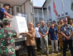 KPU Dulukan Kirim Logistik Pemilu Kecamatan Tersulit