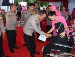 Kapolres Datangi Tiga Polsek, Beri Semangat Anggota Sakit Kanker Otak