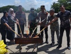 Tim Bakar Barang Berbahaya bagi Warga, Ini Jenisnya