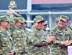 Hari ini, Bupati dan Wabup Kubar Disambut di Melalan Sendawar
