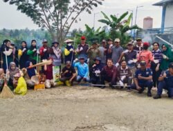Kecamatan Tering Gelar Gotong Royong Massal, Dorong Kesadaran Warga Jaga Kebersihan Lingkungan