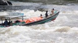 Menembus Riam Mahulu, Menyusuri Denyut Kehidupan Banyak Sudah “Memakan Korban”
