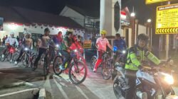Menyusuri Malam Sendawar, Saat Gowes Menjadi Jembatan Kedekatan Polri dan Warga