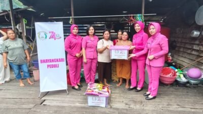 Kapolres Salurkan Bantuan untuk Korban Longsor di Muara Bunyut