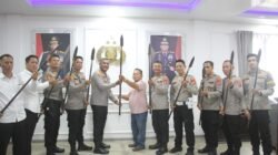 Tokoh Dayak Tunjung Hibahkan 20 Sumpit ke Polres untuk Pelestarian Budaya