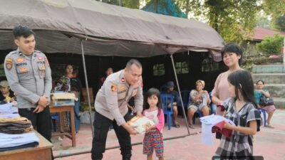 Polres Salurkan Bantuan Pakaian untuk Korban Longsor di Muara Bunyut