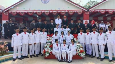 Pengibaran Bendera Merah Putih dan Detik-detik Proklamasi Dilanjutkan Pawai Pembangunan di Muara Pahu