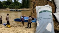 Kapal Angkut 4,5 Ton Beras Bulog Tenggelam di Kedang Pahu