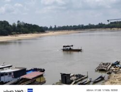 Saat Mahakam Menyusut, Pasir Putih di Benangaq dan Melak Muncul, tetapi Bahaya Mengintai