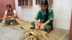 Dari Jemari Jihan Asal Kampung Tukuq, Bentian Besar, Anyaman Rotan Kutai Barat Menemukan Generasi Penerus